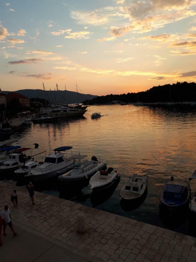 Apartamento House At The Seafront Stari Grad  Exterior foto