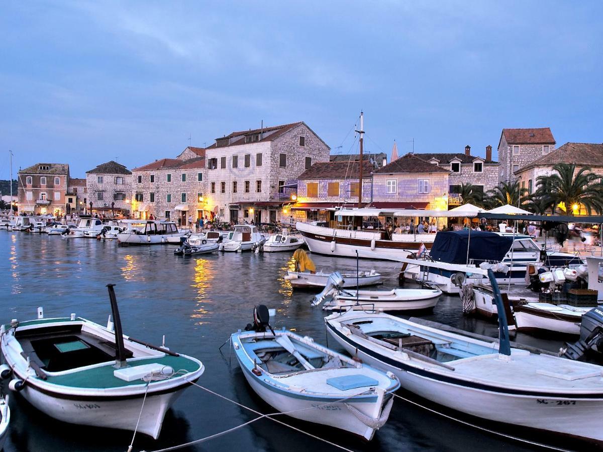 Apartamento House At The Seafront Stari Grad  Exterior foto