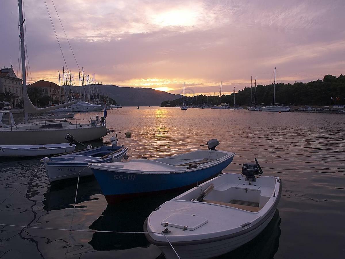 Apartamento House At The Seafront Stari Grad  Exterior foto